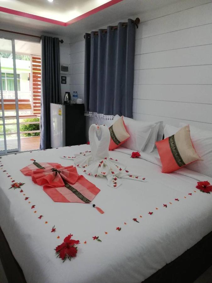 Phumiphat Resort Koh Mook Trang Dış mekan fotoğraf